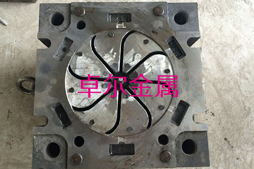         为什么压铸模具会损坏以及防治方式